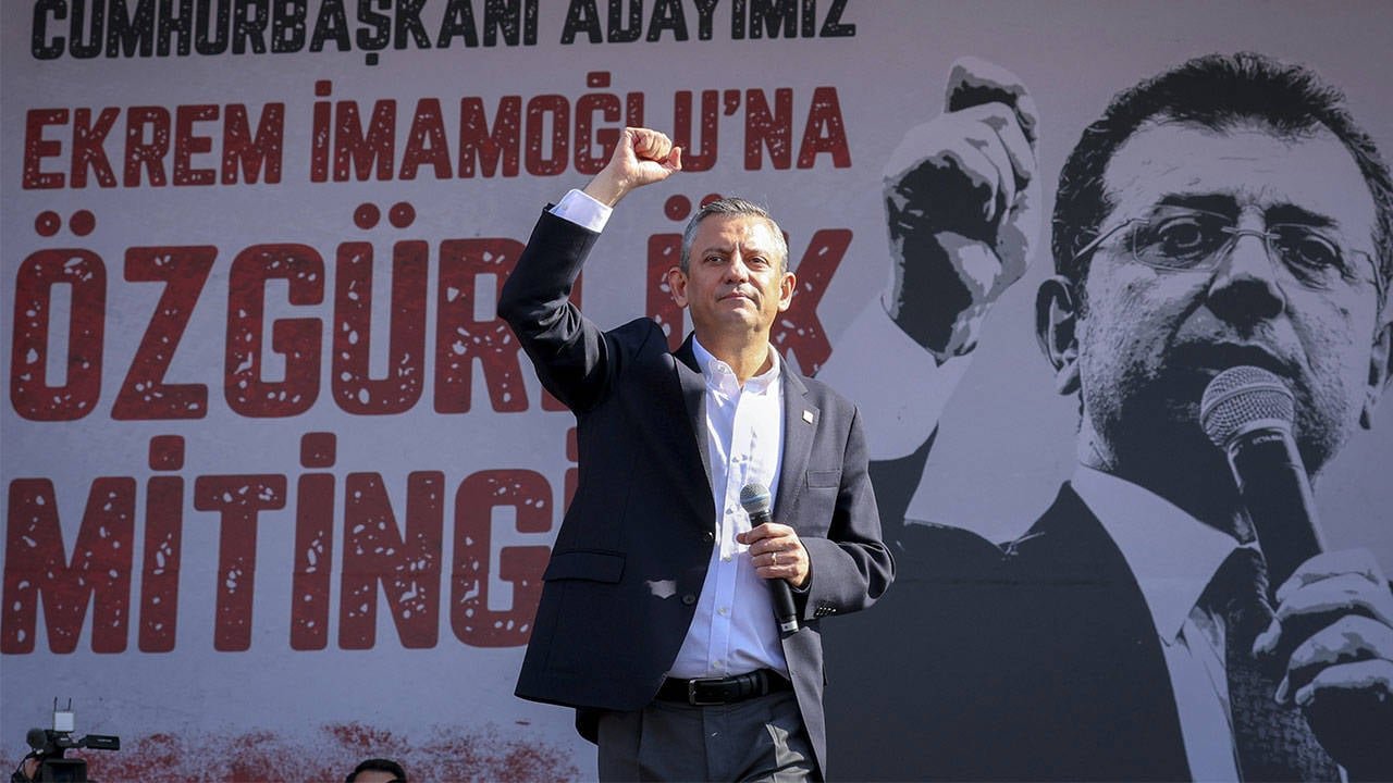 Özgür Özel'den seçmene kritik çağrı: "Yarın mutlaka sandığa gidin"