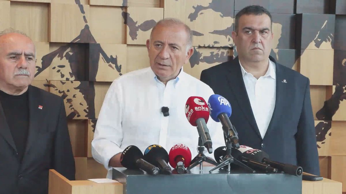 Gürsel Tekin: Bermuda üçgeni ile mücadele ediyoruz
