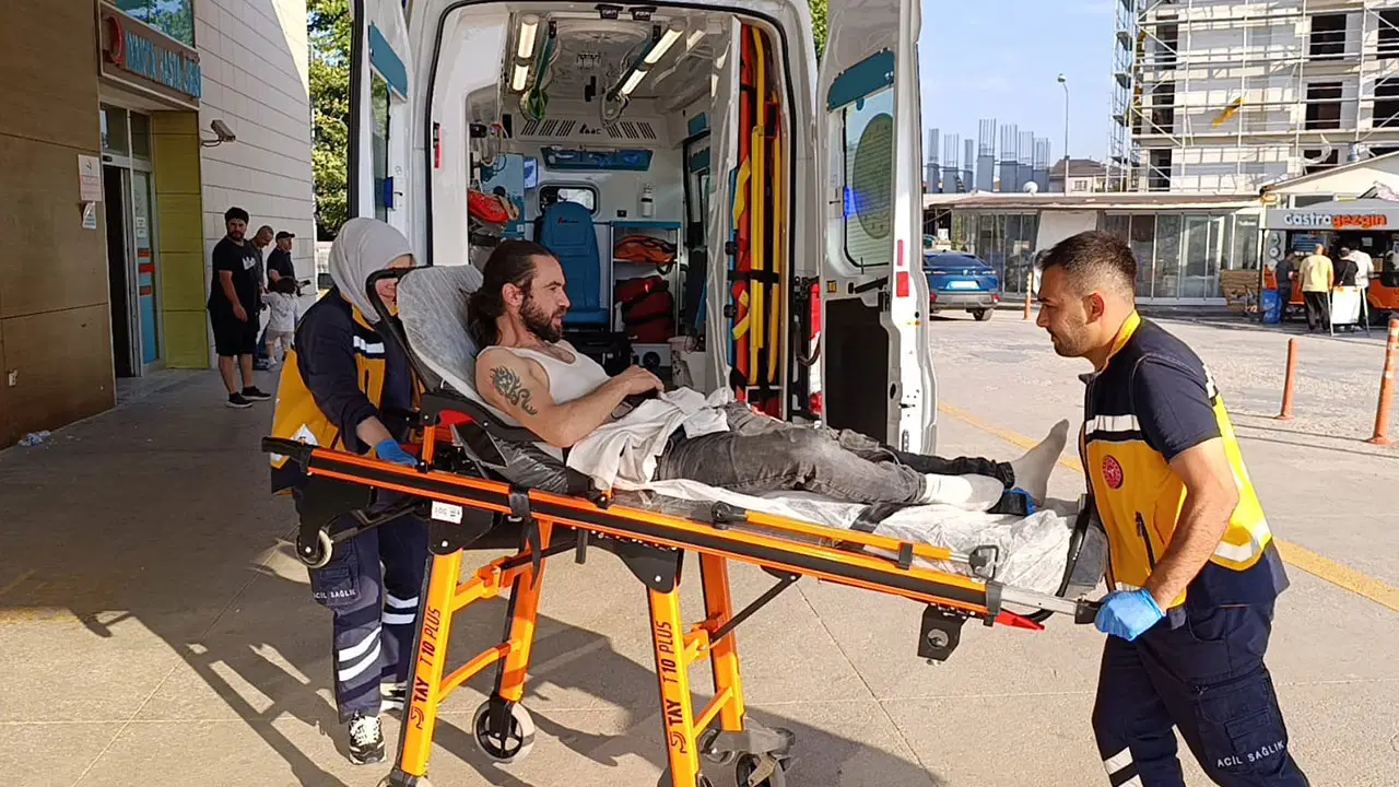 Borcunu istediği arkadaşı tarafından bıçaklandı