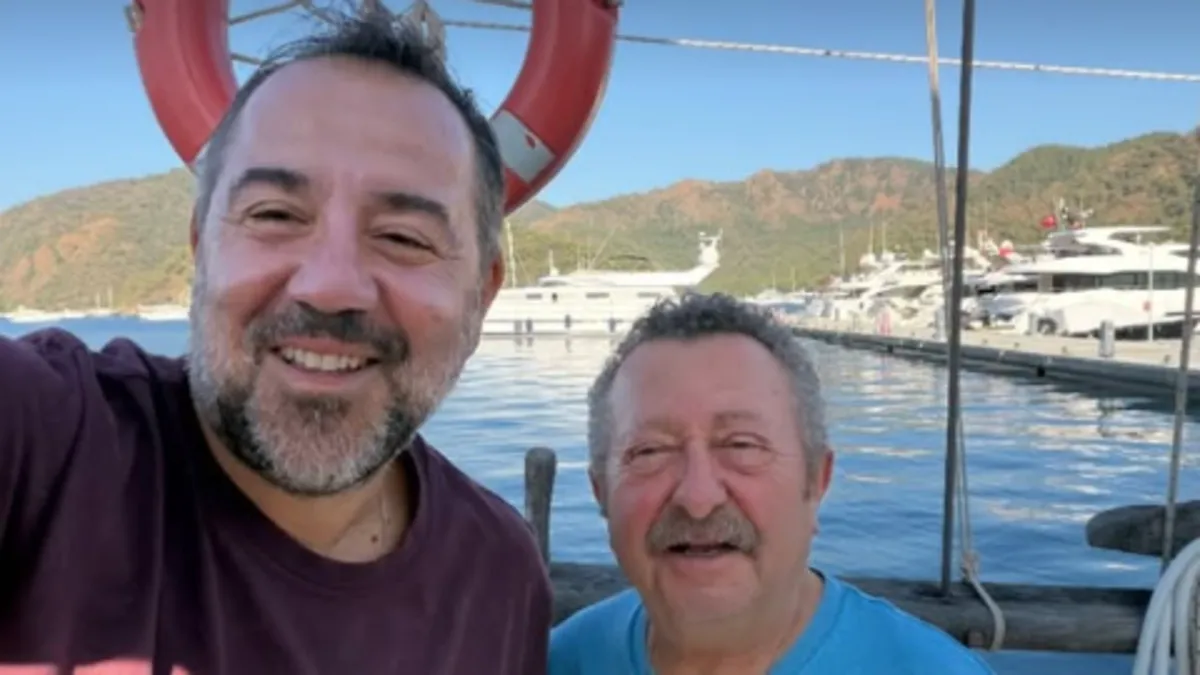 Güvertede neşeli anlar! Ata Demirer ve Erkan Can’ın tekne keyfi!