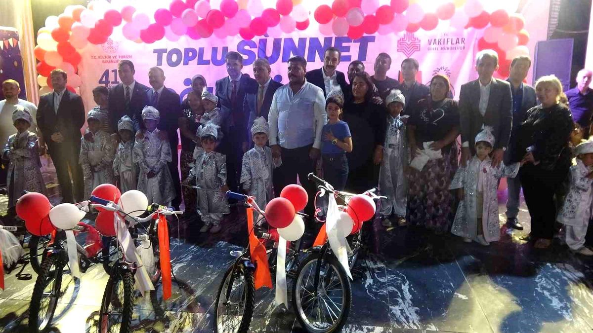 Kilis'te geleneksel sünnet şöleni: 25 çocuk sünnet oldu