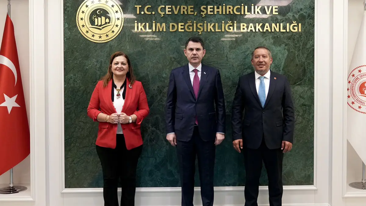 Bakan Kurum, Afyonkarahisar ve Dinar belediye başkanlarıyla görüştü: İşbirliği içinde çalışmayı sürdüreceğiz