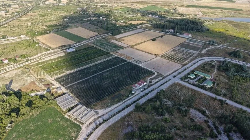 Arıtılmış atık sular üniversitede yeşil alanlarda ve tarımsal üretimde kullanılıyor