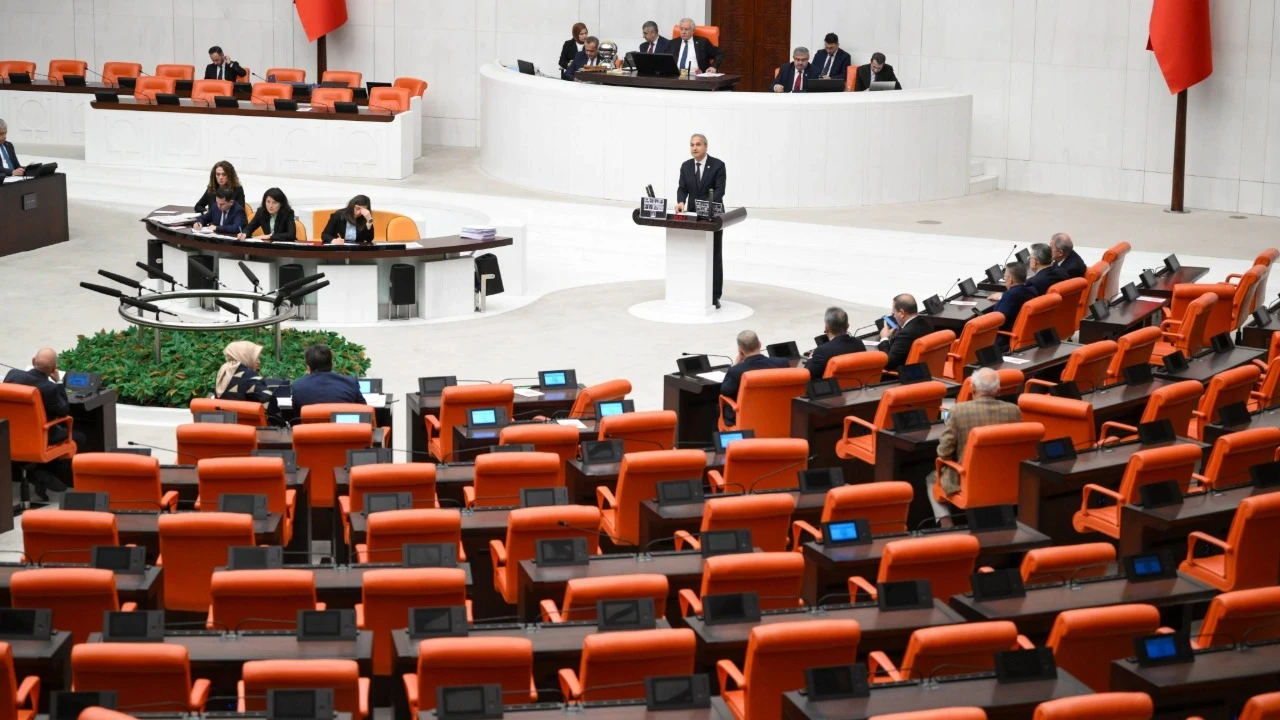Emniyet ve basınla ilgili kanun TBMM’den geçti