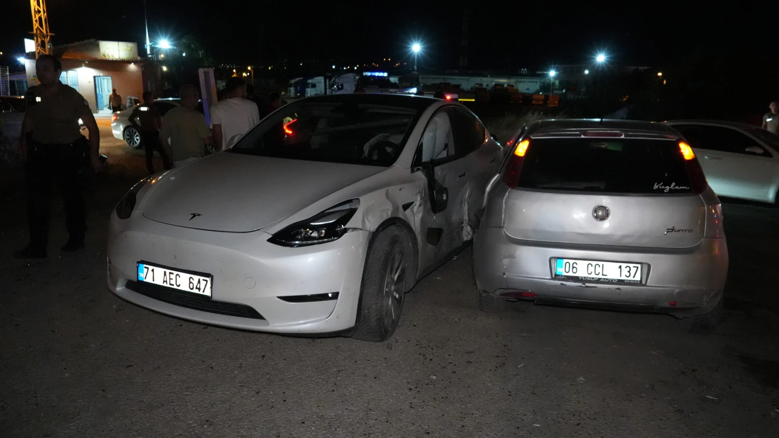 Kırıkkale'de iki otomobil çarpıştı: 4 yaralı