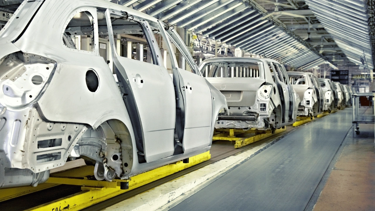 Otomotiv devi bir fabrikasında üretimi durdurma kararı aldı