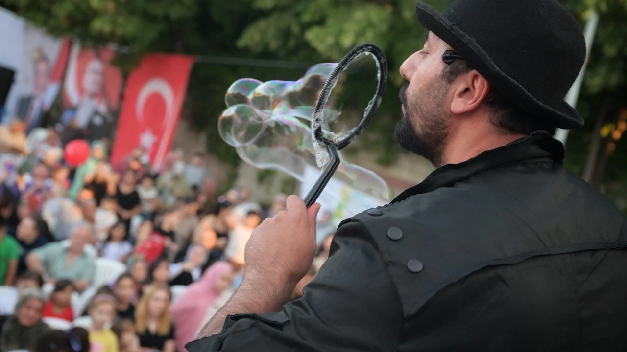 Çocuklar eğlendi aileler stres attı