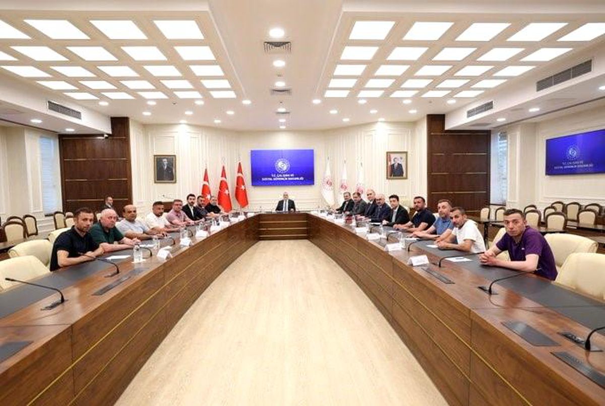 Bakan Işıkhan, Türkiye Maden İşçileri Sendikası Genel Başkanı Akçul'u kabul etti