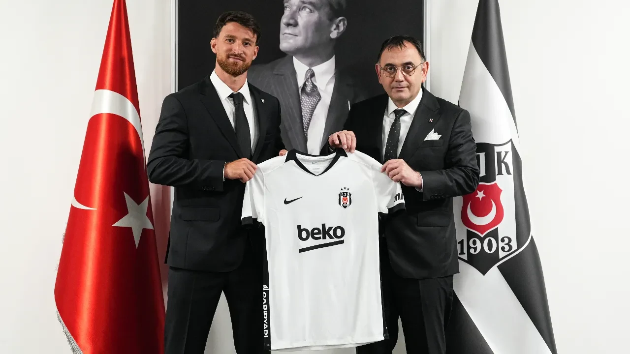 Beşiktaş, Salih Özcan'ı kadrosuna kattı! Milli futbolcuyla sözleşme imzalandı