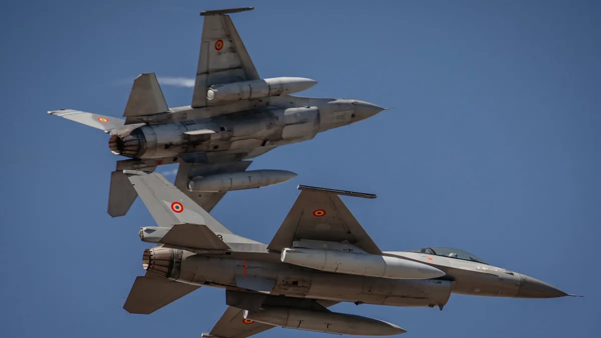 Romanya'da alarm: Hava sahasına giren İHA düşürüldü