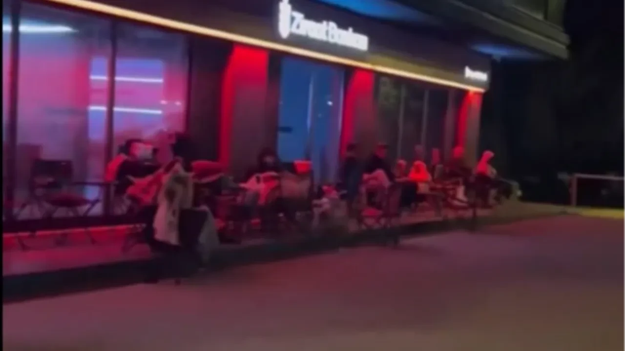 TOKİ'nin konut satışı başladı! Kamp sandalyesini alan geceden sıraya girdi