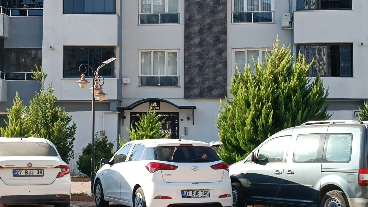 Asansörde korkunç son! Bir adım attı, feci şekilde can verdi