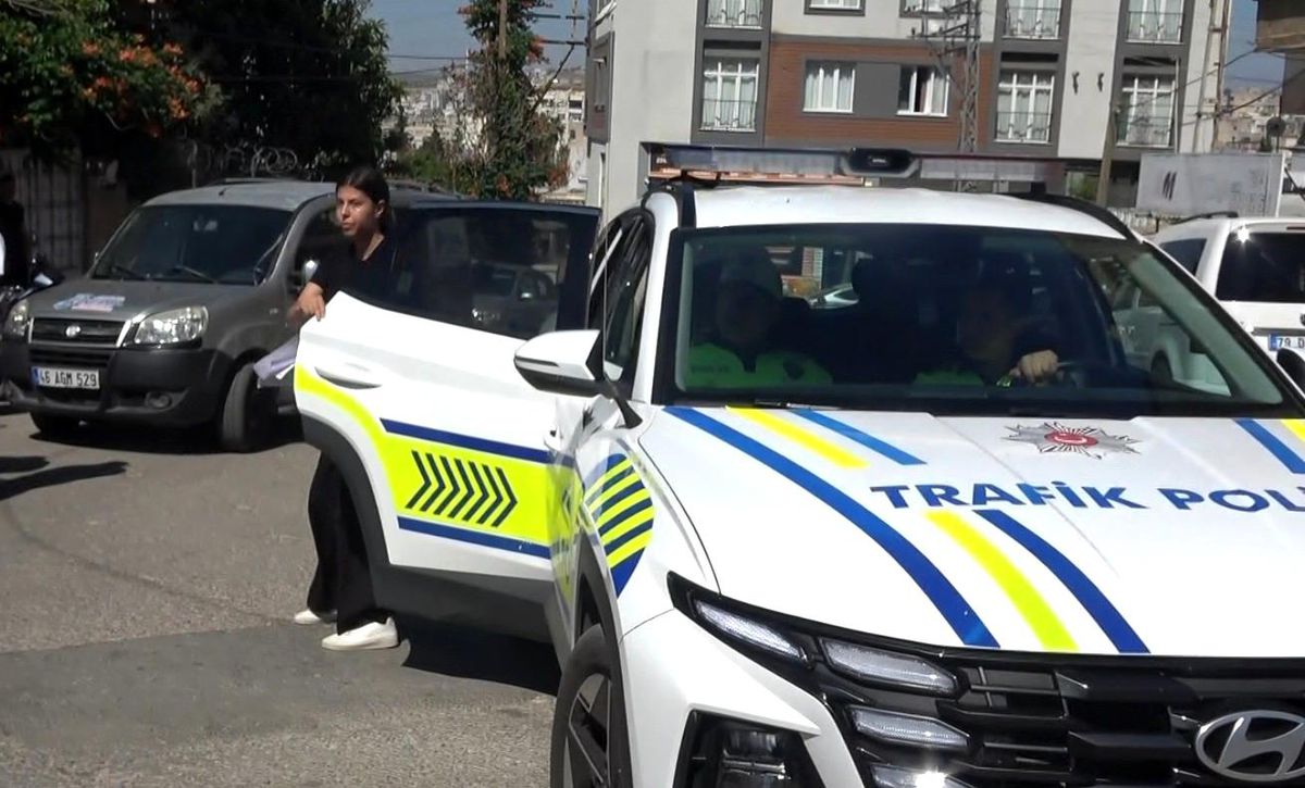 YKS'ye geç kalıyordu, trafik polisleri yetiştirdi