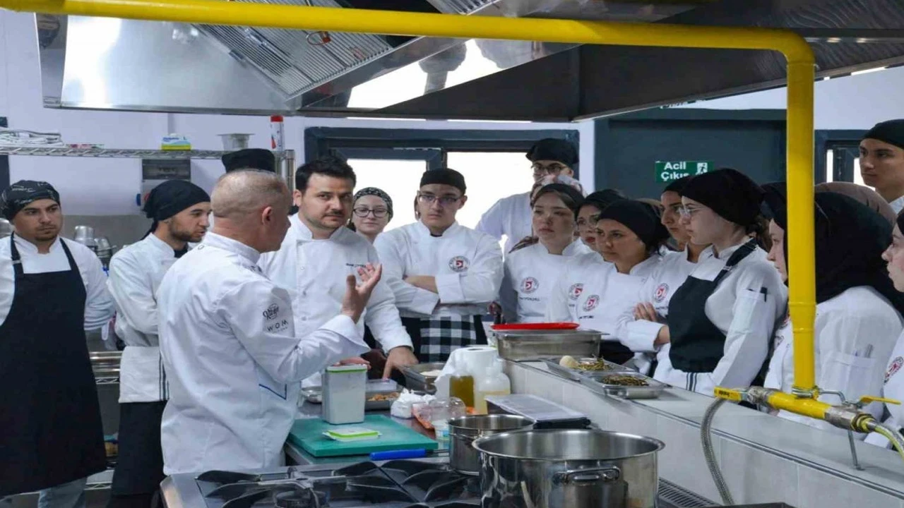 BŞEÜ’de öğrenciler profesyonel mutfakla buluştu