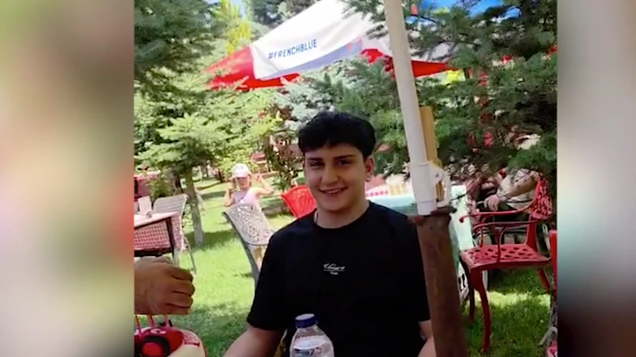 Parkta arkadaşı ile gezen Kayra'yı kalbinden bıçakladılar! Babasından yürek yakan sözler