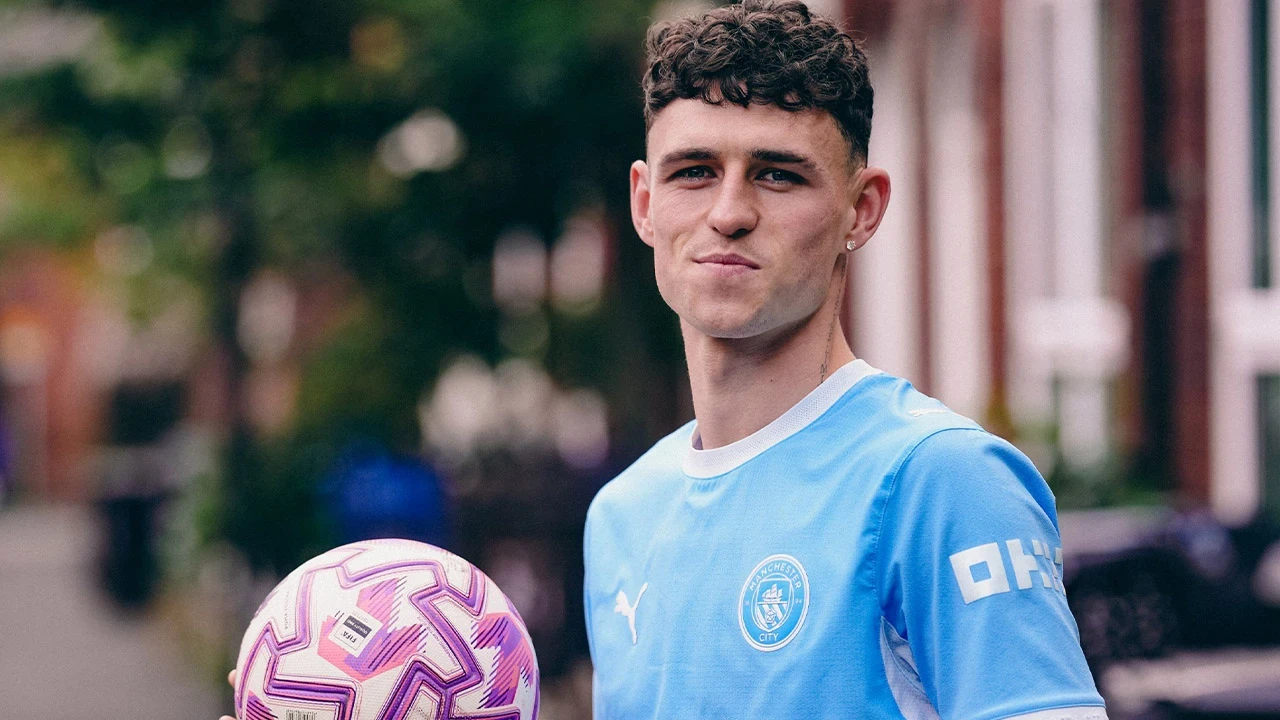 Manchester City Phil Foden'ın sözleşmesini 2030'a kadar uzattı