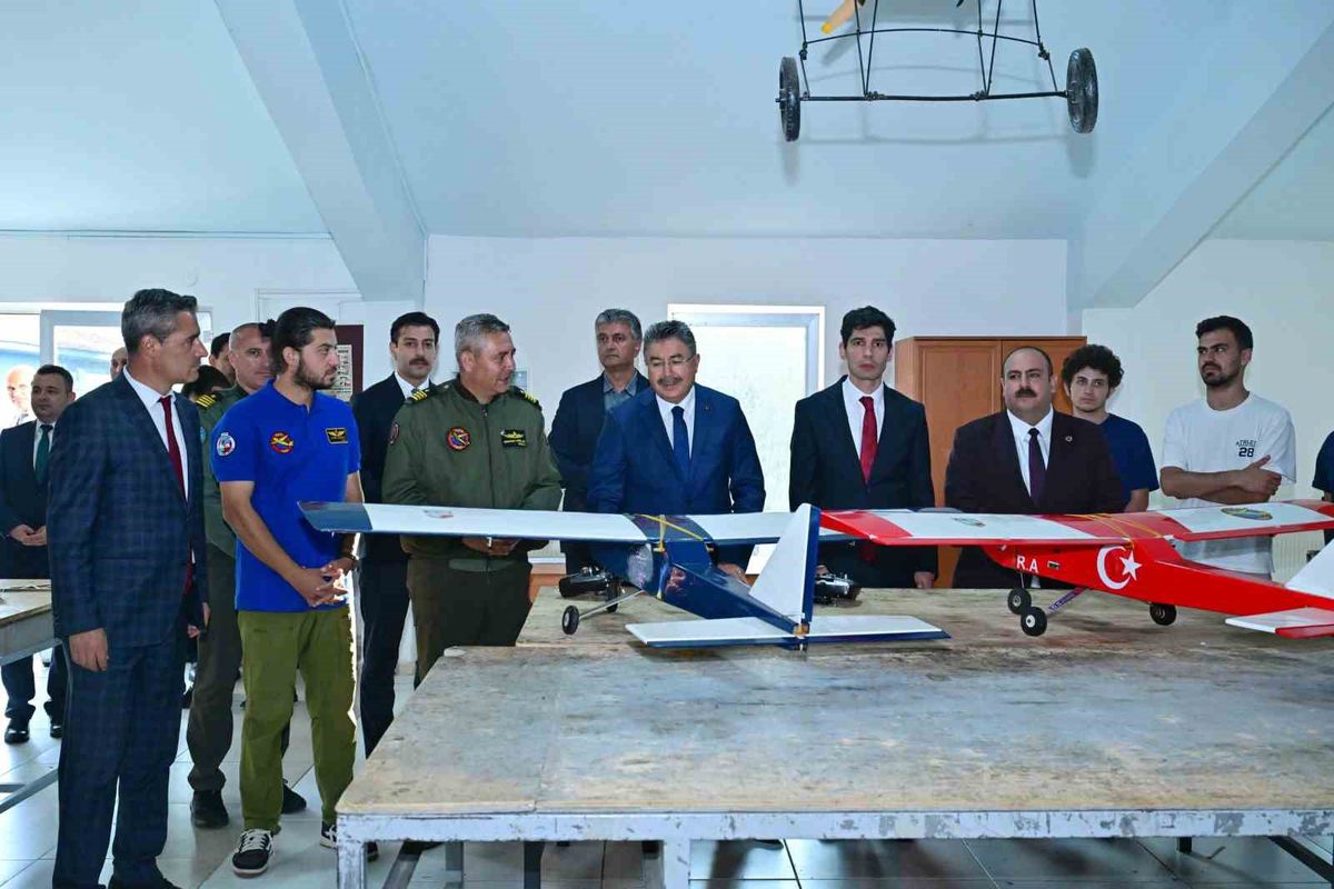 İha yarışmalarında görev alacak pilotların eğitim gördüğü merkeze vali yılmaz’dan ziyaret