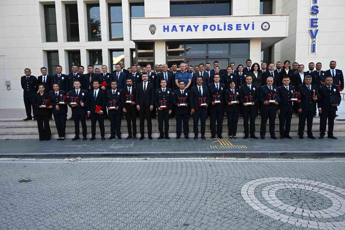 Hatay'da emniyet personeline rütbe takdim töreni düzenlendi