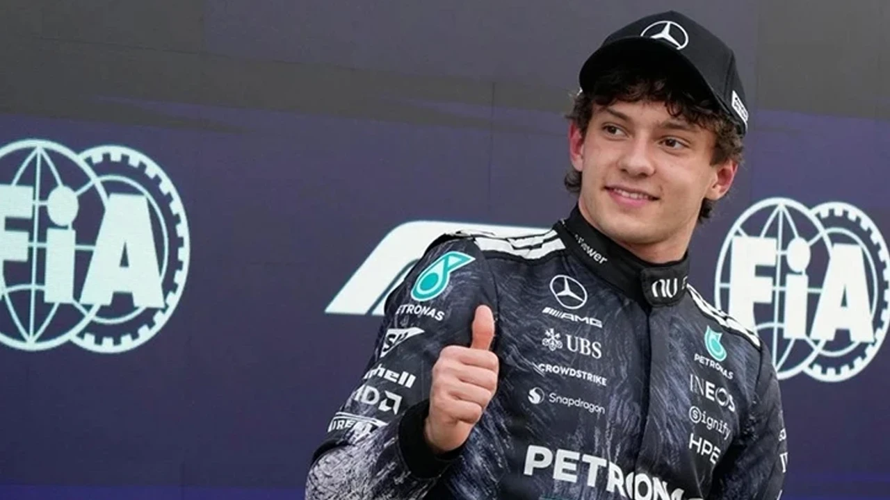Britanya Sprint Yarışı'nda zafer Kimi Antonelli'nin