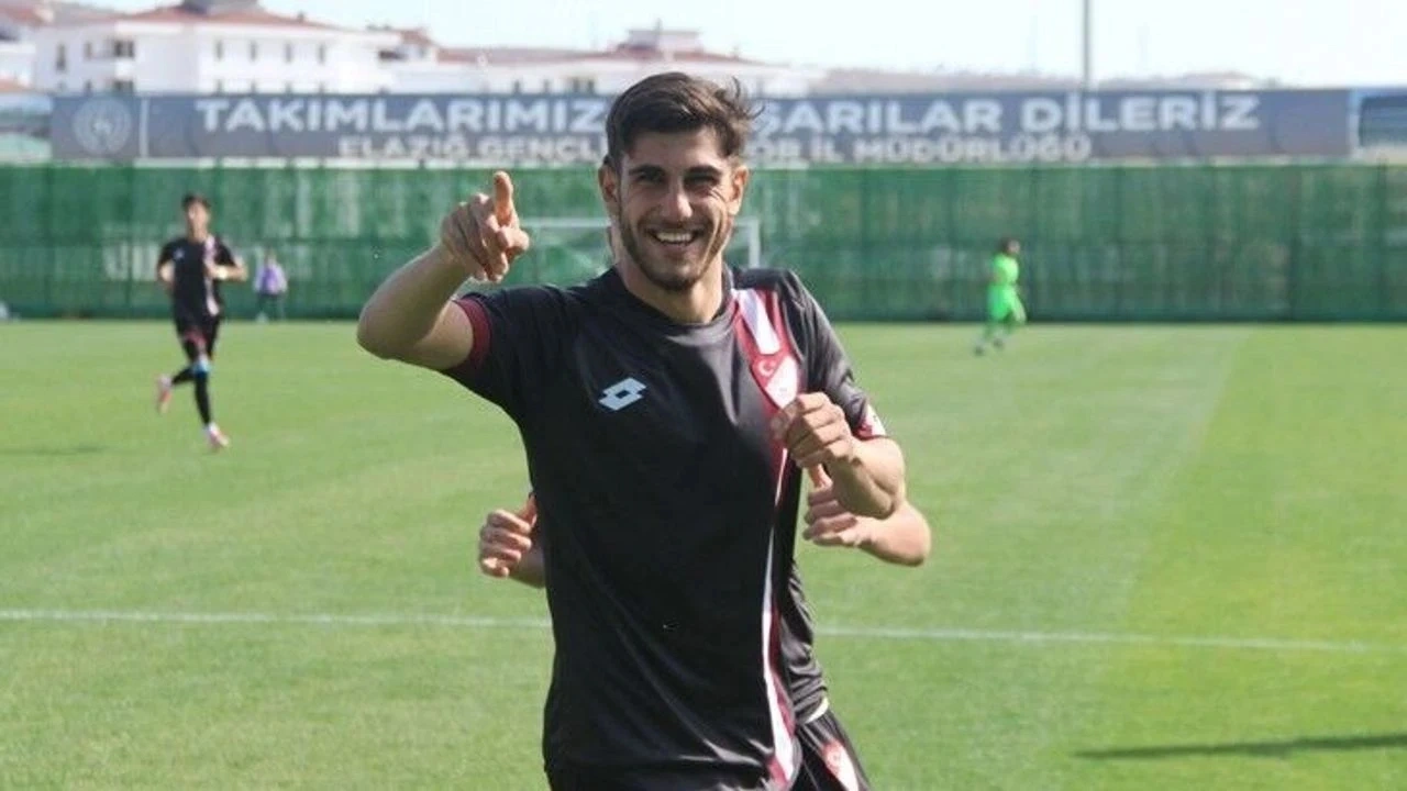 Elazığspor'un 24 yaşındaki oyuncusu veda etti