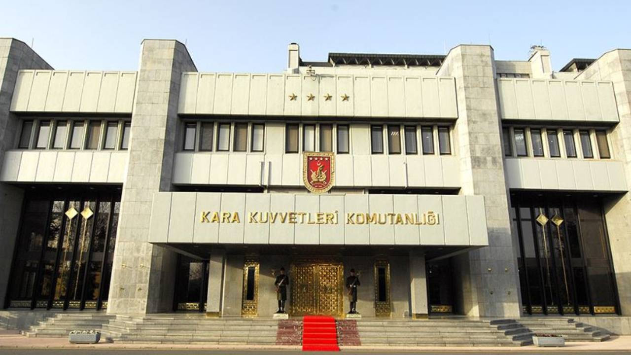 Askeri ihale davasında sanıklar hakim karşısında