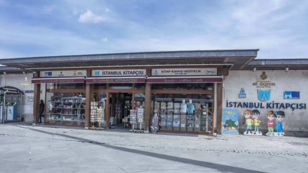 İstanbul Kitapçısı yaz akşamlarını sinemayla buluşturuyor