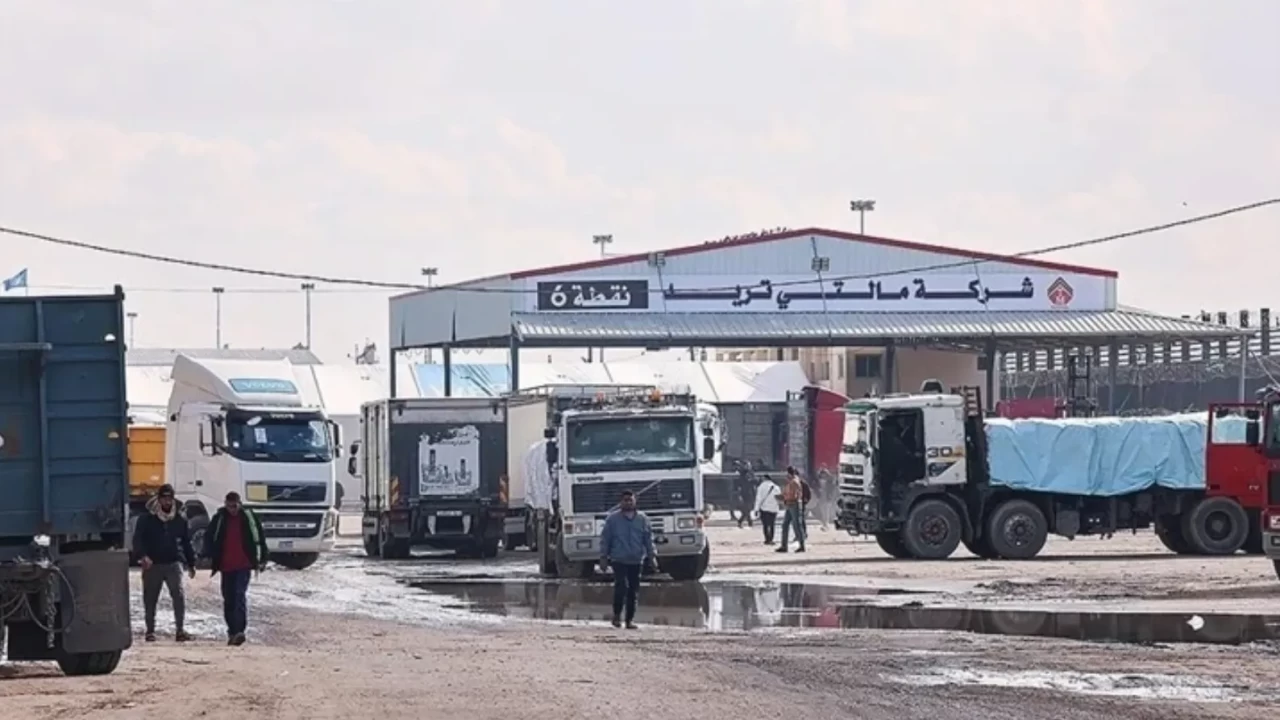 BM duyurdu: İsrail'in kapattığı Kerem Ebu Salim yeniden açıldı