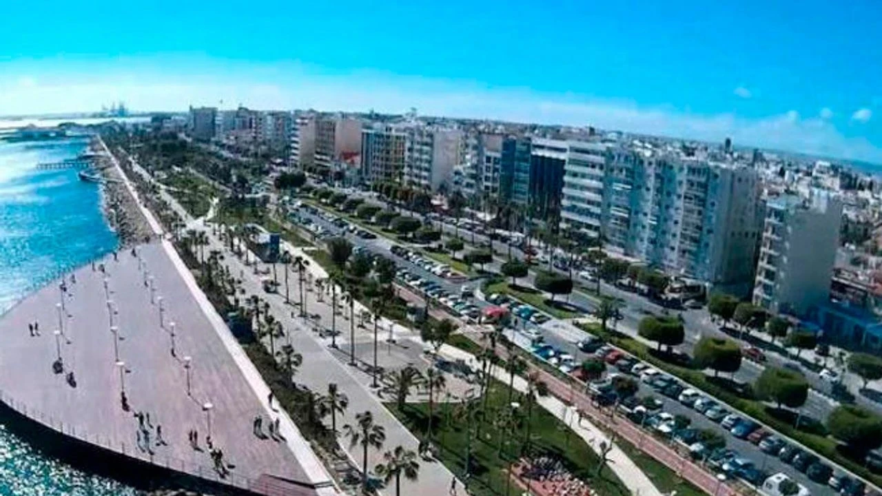 Güney Kıbrıs’ta büyük kriz: Milyonerlerin göçü tetikledi