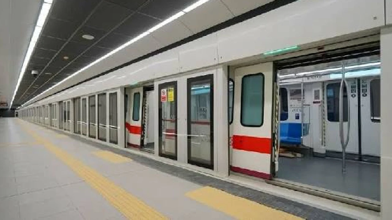 O ilçedeki metro hattı geçici süreyle kapatıldı