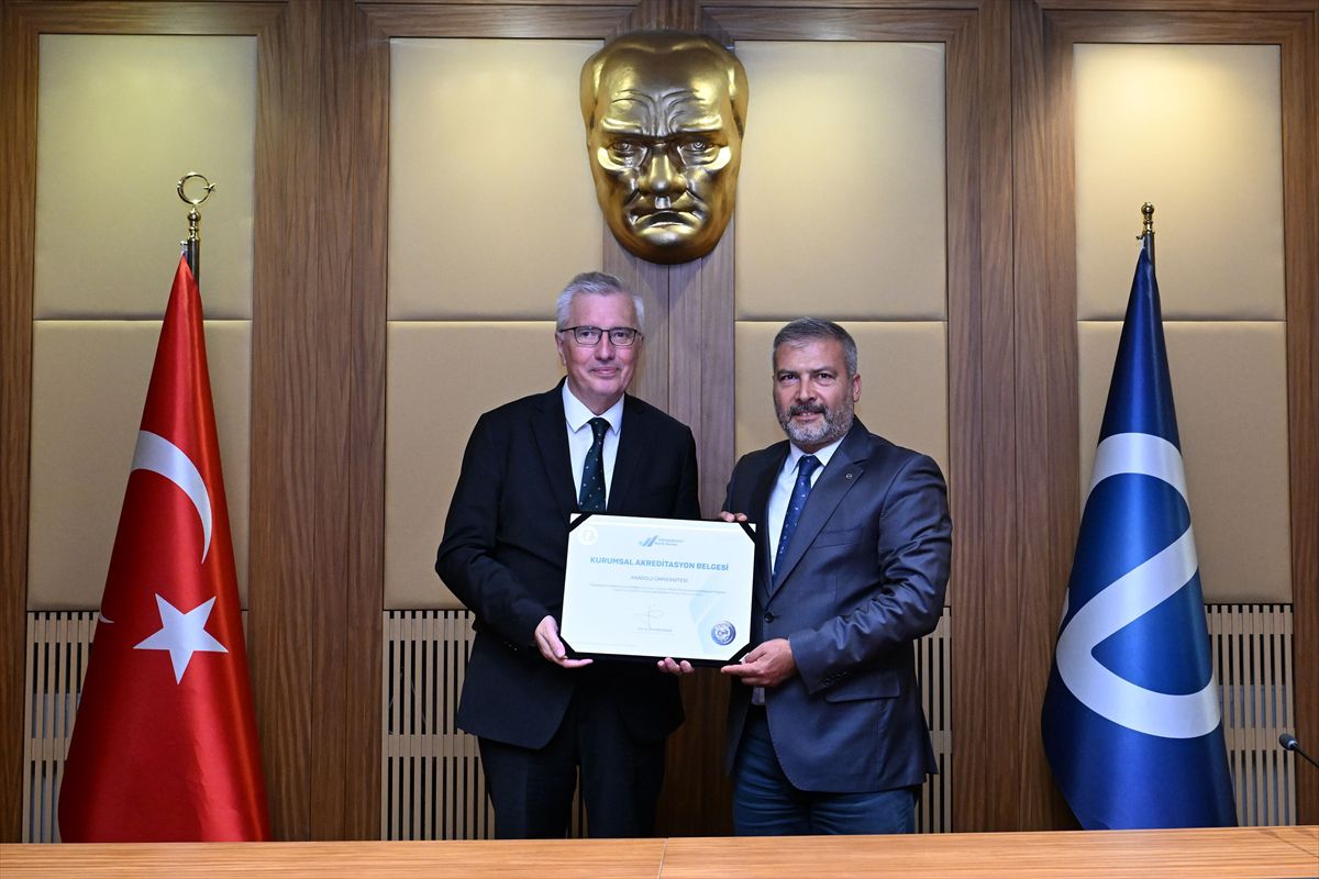 Anadolu Üniversitesi'ne Kurumsal Akreditasyon Belgesi