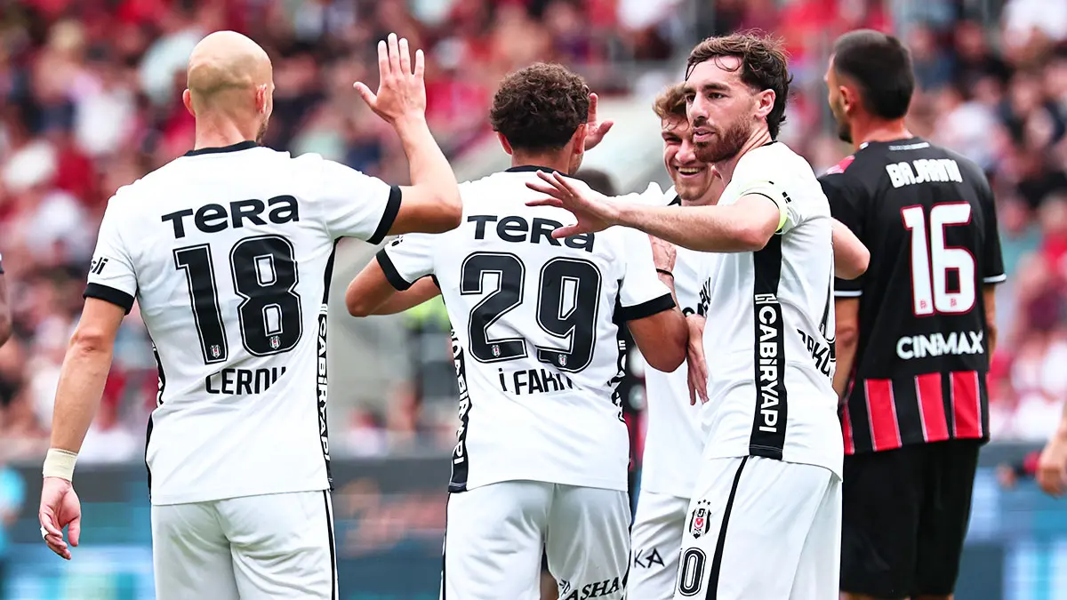 Beşiktaş, UEFA kadrosunu açıkladı! Leandro Trossard listede yer almadı