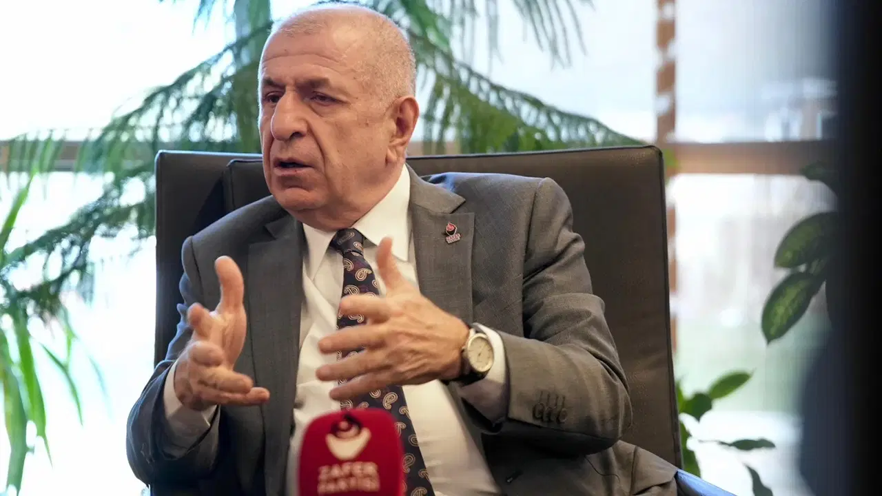 Ümit Özdağ seçimleri işaret etti: 'Milyonlarca Suriyeliye vatandaşlık verilmesi hiç şaşırtıcı olmayacak'