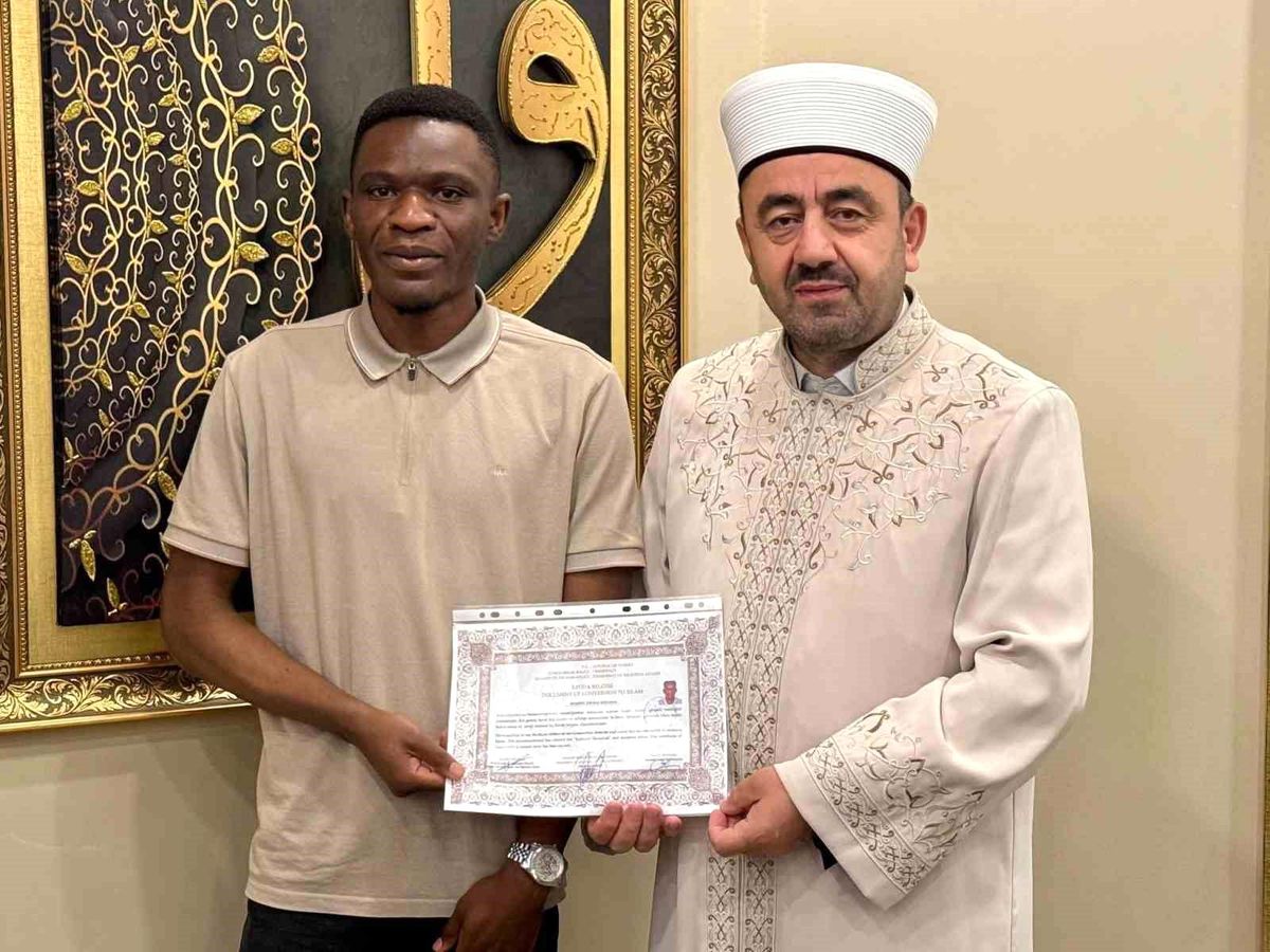 Müslüman olan Zambiyalı Singoma Musa ismini aldı