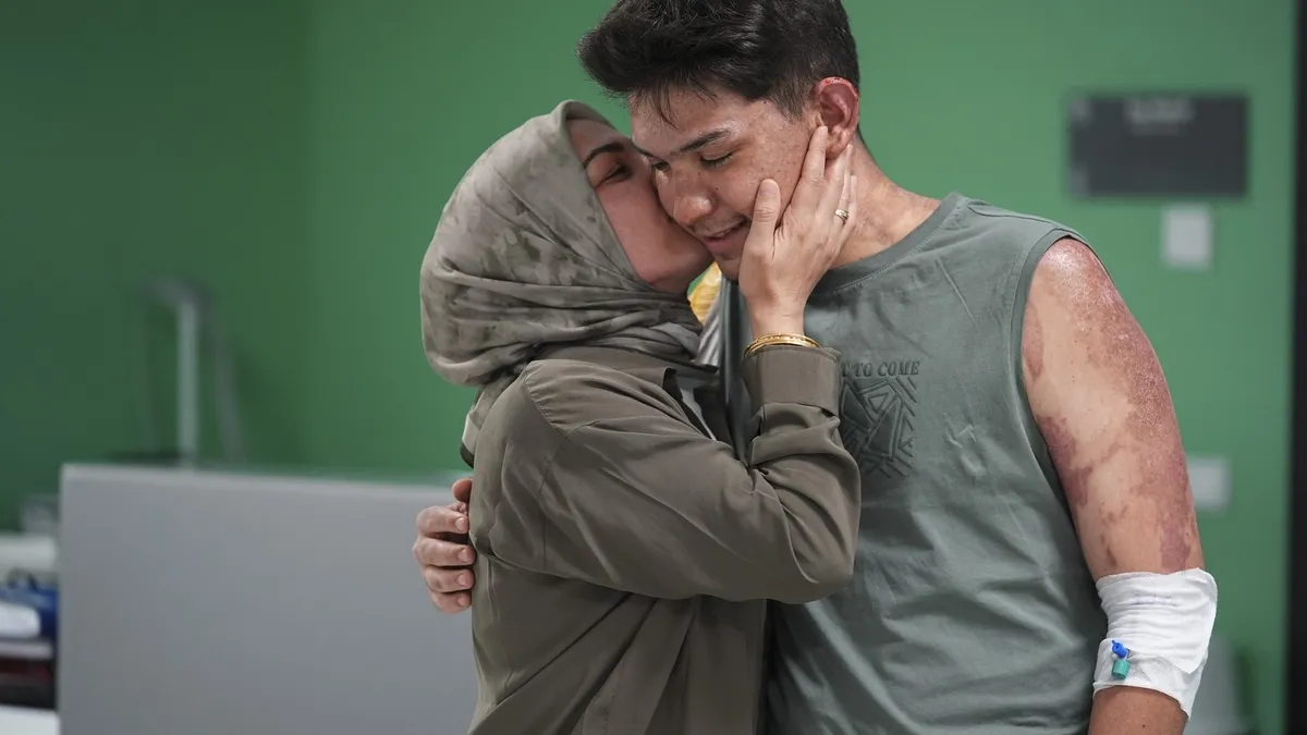 9 kişinin öldüğü yangından sağ çıktı: Hastanede 18. yaş gününü kutladı