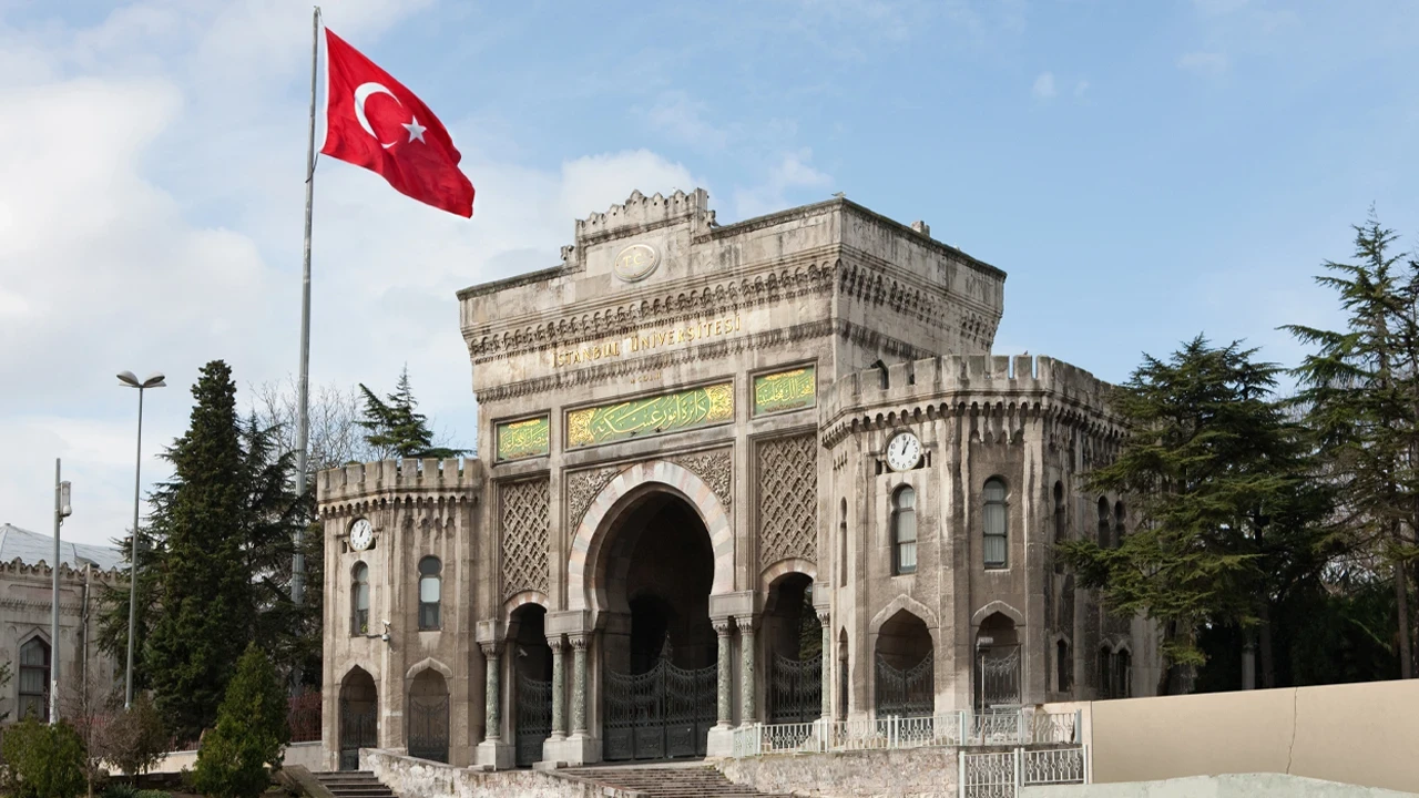 İstanbul Üniversitesi’nde Mülakat Skandalı: Yazılıda Birinci Oldular, Sözlüde Elendiler
