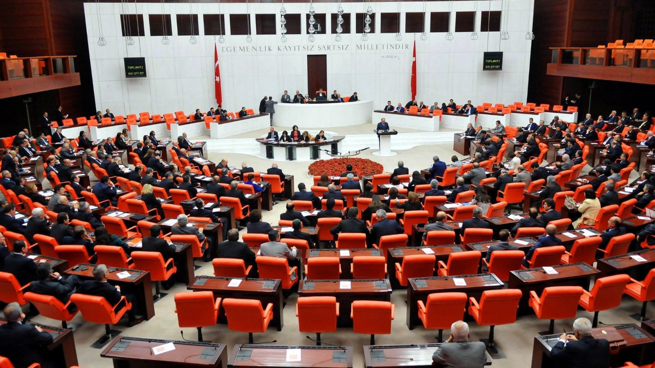 İnternet haber sitelerine resmi ilan kriterleri geliyor! TBMM Genel Kurulunda yeni kanun teklifi kabul edildi