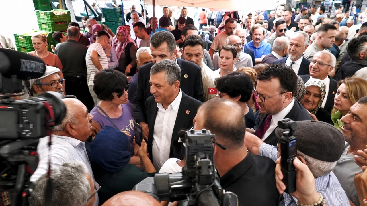Denizli'de Özgür Özel izdihamı! Kente gördüğü gelen koşarak geldi