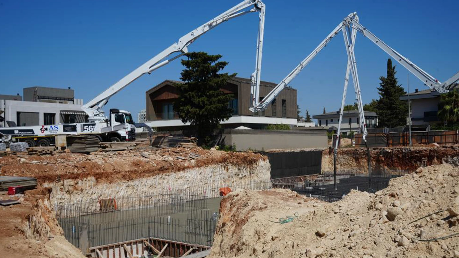 İnşaat şantiyesinde göçük: 2 işçi yaralandı
