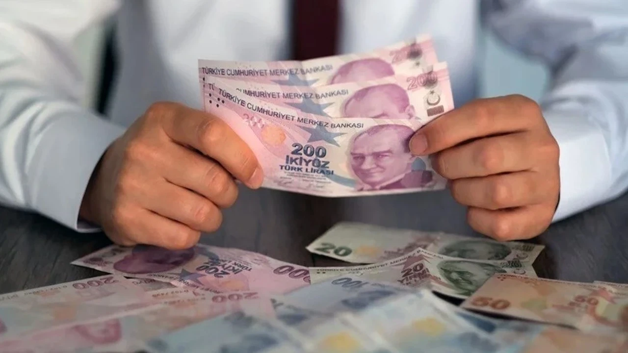 Takipteki kredilerde alarm veriyor: En sert bozulma KOBİ kredileri ve bireysel kredi kartlarında!