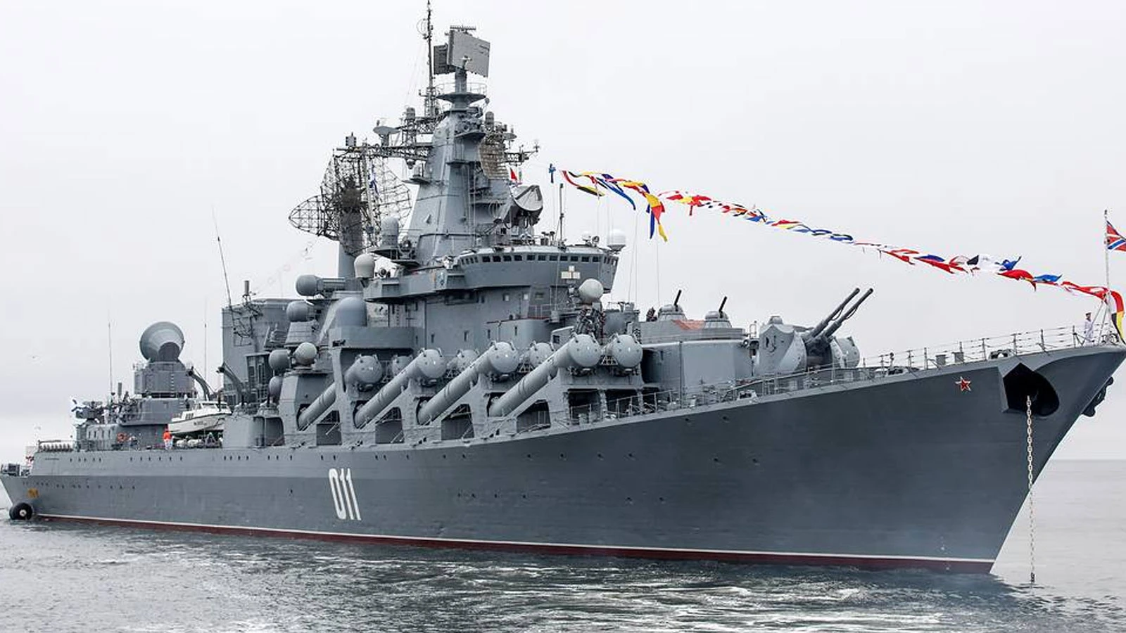 Rus askeri gemisi İngiltere açıklarında gerçek mühimmatla tatbikat yaptı