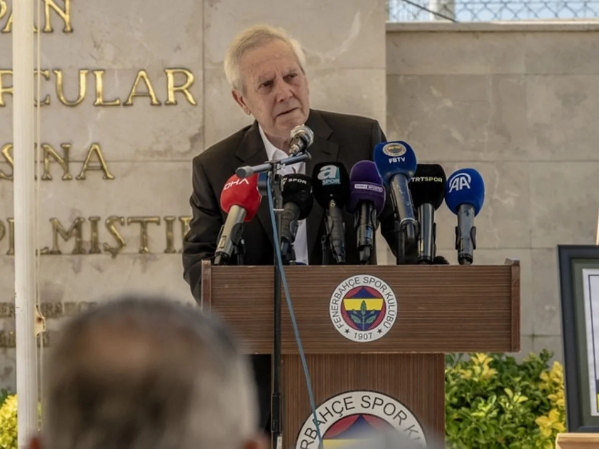 Aziz Yıldırım gözyaşlarına hakim olamadı