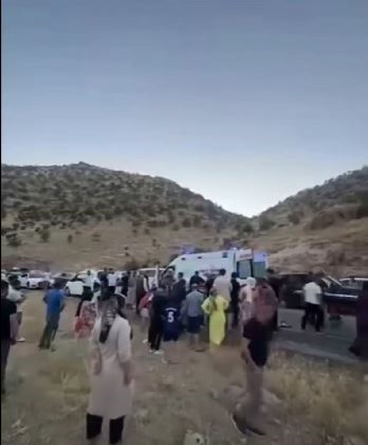 Mardin'de hafif ticari araç ile otomobil çarpıştı: 1 bebek öldü, 7 yaralı
