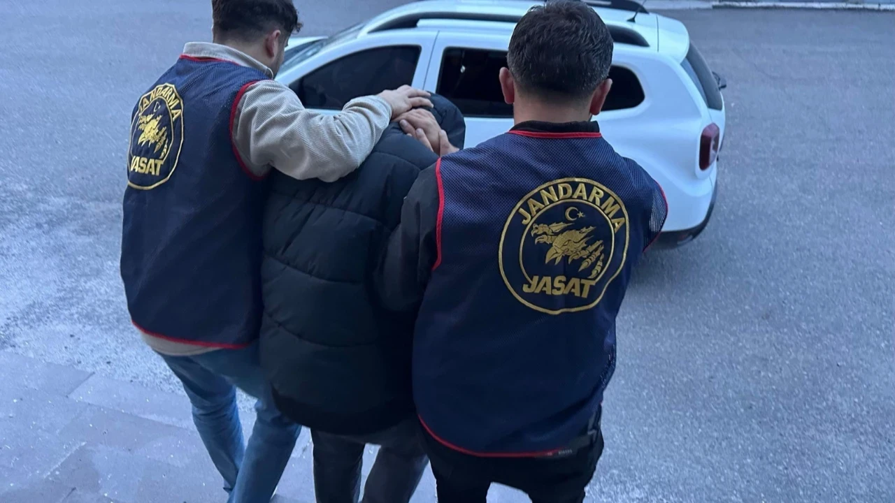 42 yıl hapis cezalı firari Kars'ta kıskıvrak yakalandı