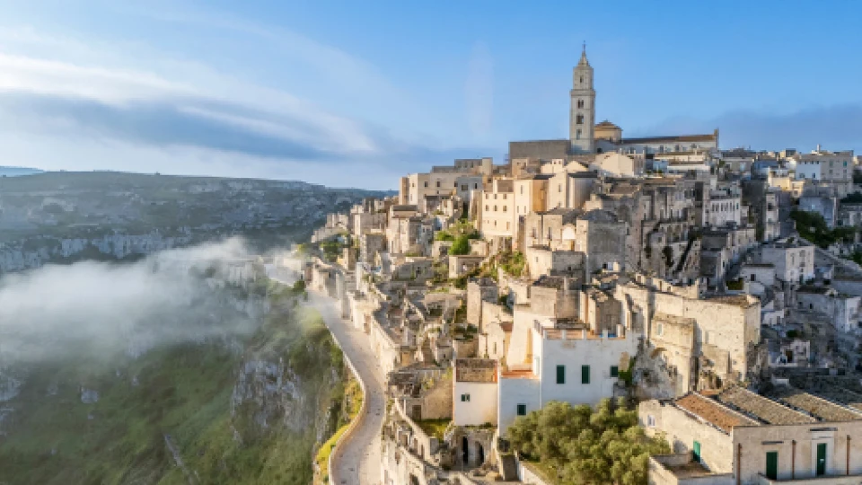 Sassi di Matera, taş sokaklarıyla tarihe yolculuk sunuyor