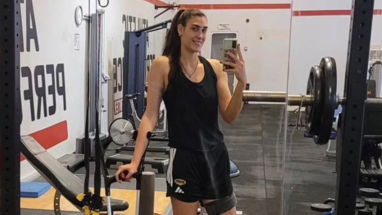 Milli voleybolcu ameliyat edildi