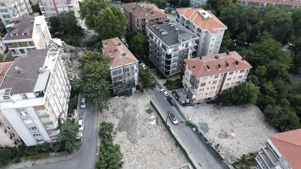 İstanbul dönüşüyor: 1 sokakta 13 bina yıkıldı! "Yarısı Bizden" kampanyasına rekor katılım
