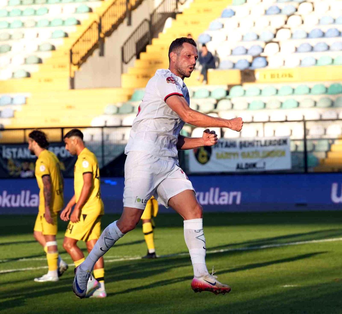 Aliağa FK, Oğuz Gürbulak transferinde sona geldi