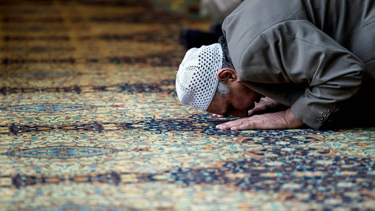 Cuma namazı kaç rekat? Cuma namazı nasıl kılınır? Diyanet Cuma namazı kılınışı…
