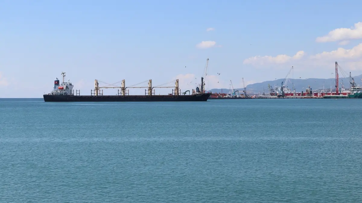 Tekirdağ açıklarında hareketlilik! Karaya oturan gemi için Kıyı Emniyeti tetikte