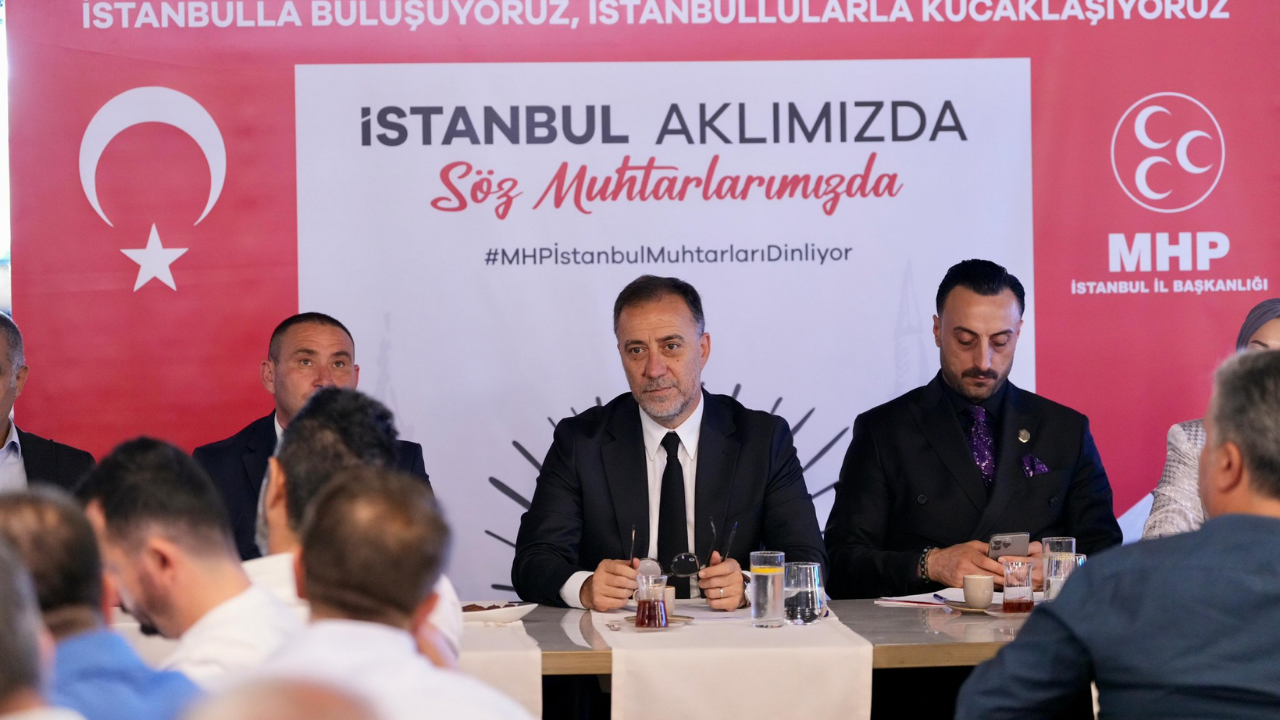 MHP İstanbul İl Başkanı Volkan Yılmaz, “İstanbul Aklımızda, Söz Muhtarlarımızda” toplantısında muhtarlarla bir araya geldi